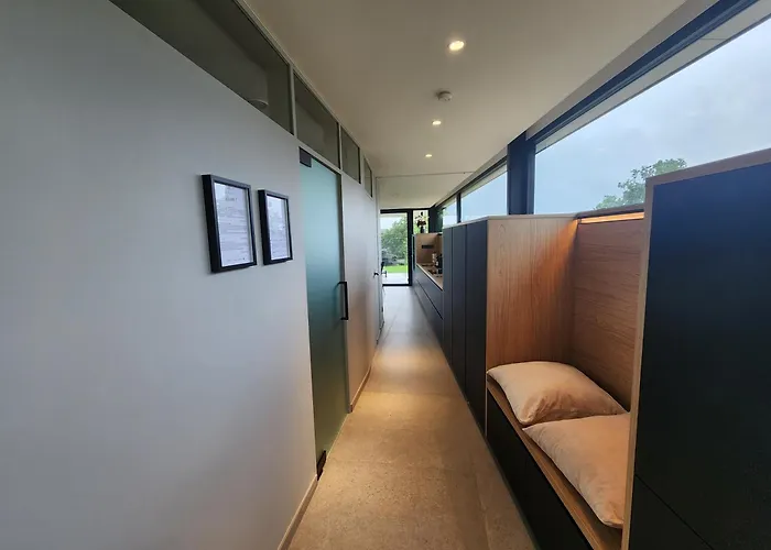 323 Hébergement de vacances *