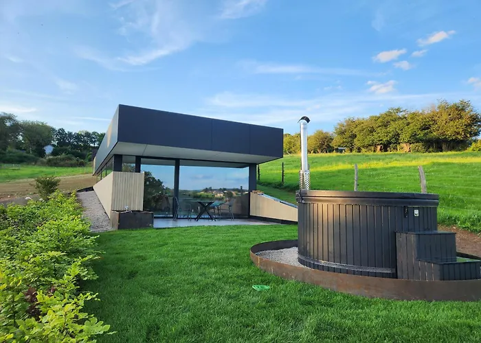 323 Hébergement de vacances *